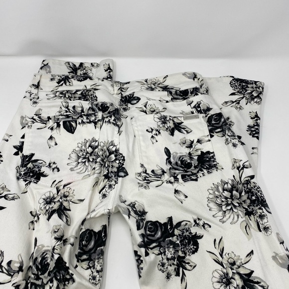 Women’s WHBM Black and white floral jeans - Picture 3 of 7